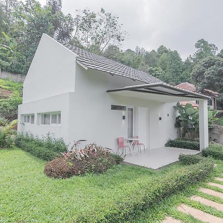 Reddoorz Resort Syariah Near D'Castello Ciater Subang Exterior foto