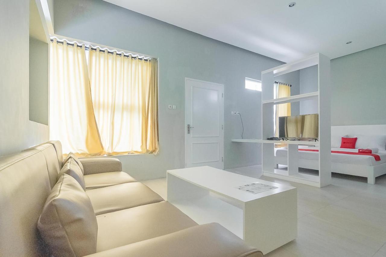 Reddoorz Resort Syariah Near D'Castello Ciater Subang Exterior foto