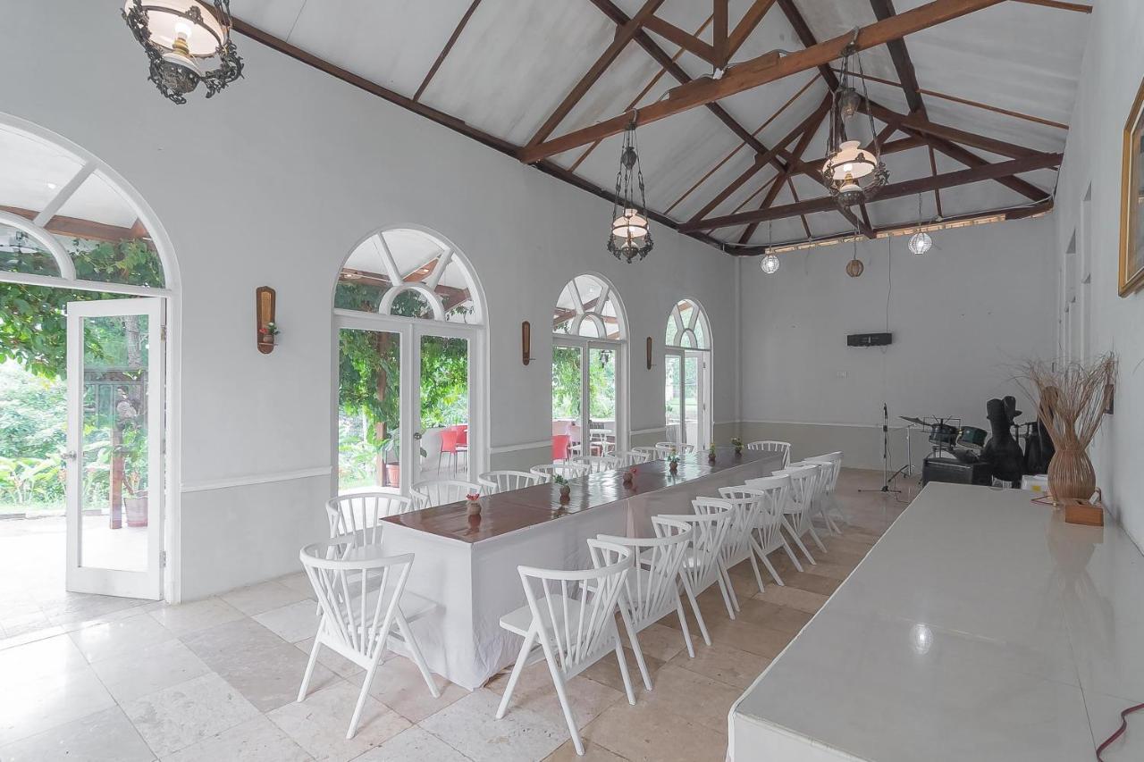 Reddoorz Resort Syariah Near D'Castello Ciater Subang Exterior foto
